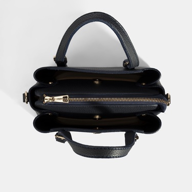  Kadın Lacivert Omuz Askılı El Çantası