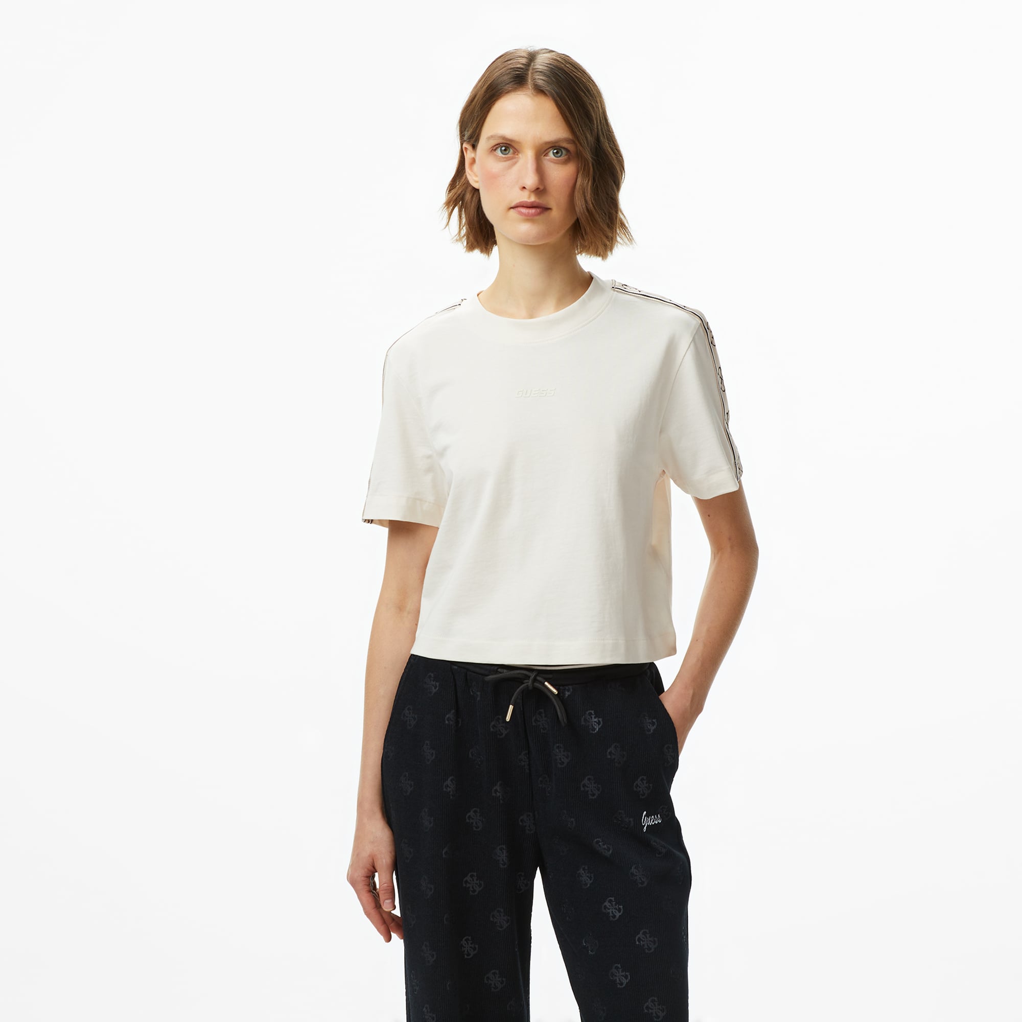  Guess Britney Crop Kadın Krem Rengi T-Shirt