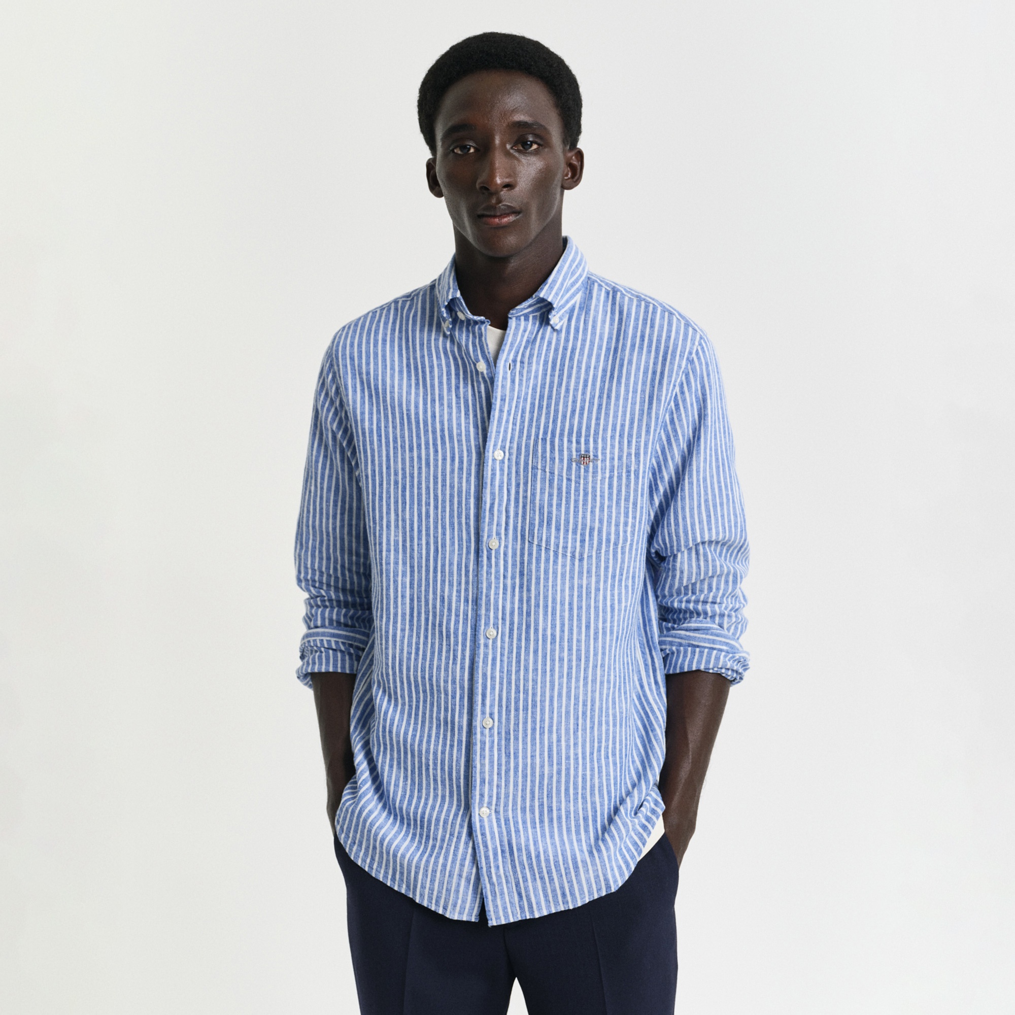 GANT Erkek Lacivert Regular Fit Düğmeli Yaka Çizgili Keten Gömlek