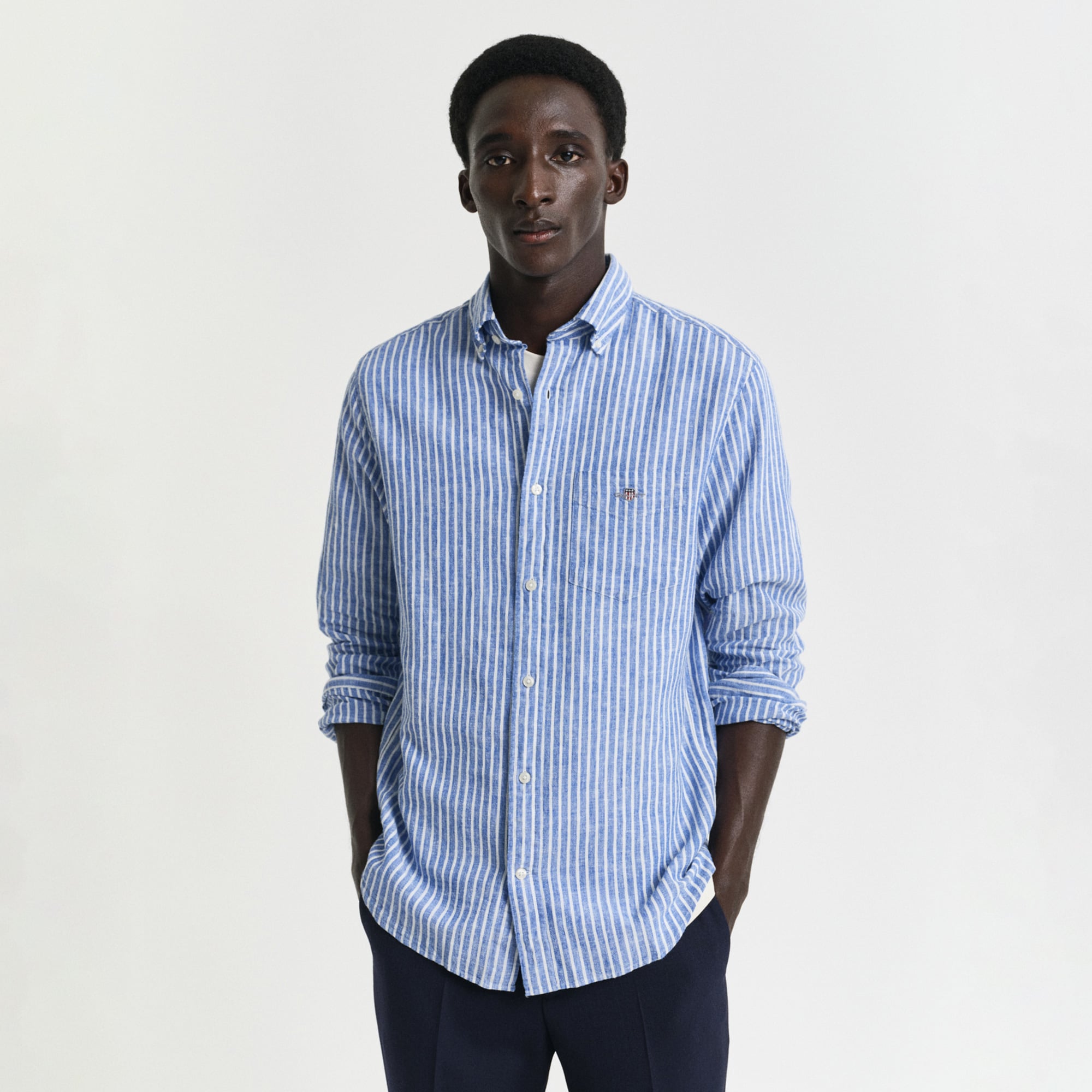  GANT Erkek Lacivert Regular Fit Düğmeli Yaka Çizgili Keten Gömlek