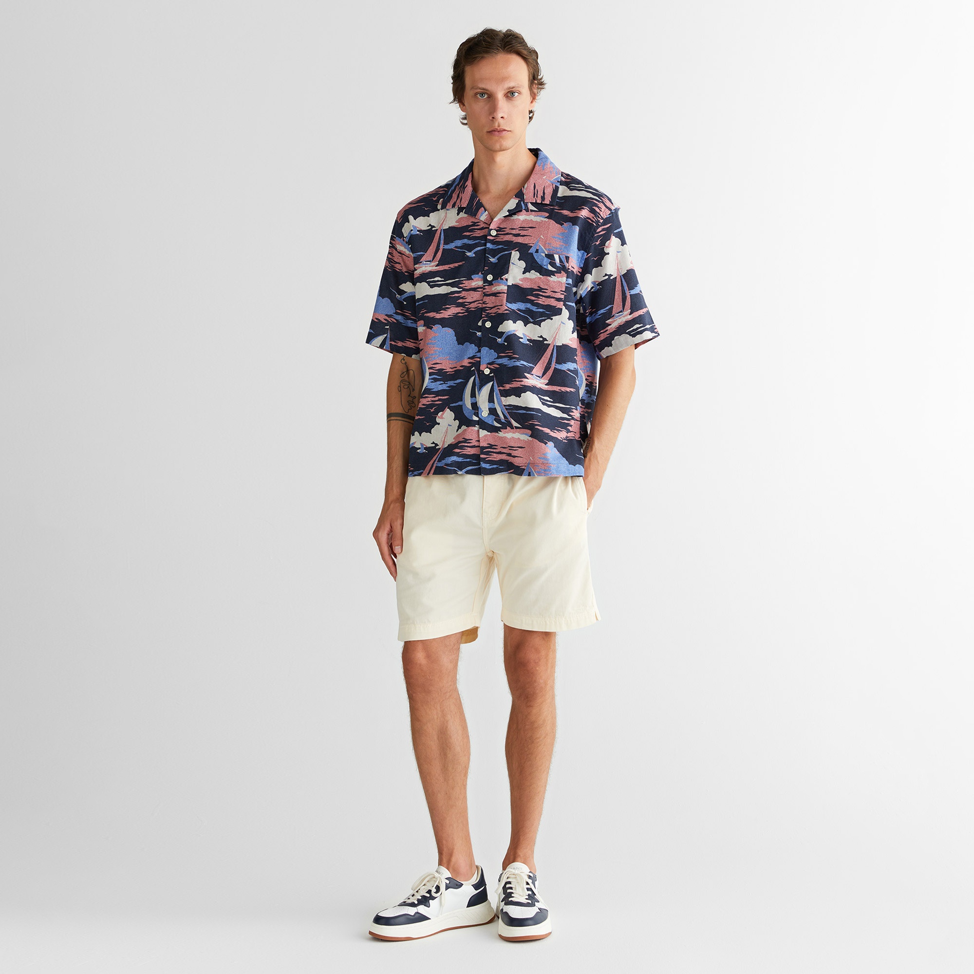 GANT Erkek Lacivert Relaxed Fit Klasik Yaka Desenli Gömlek