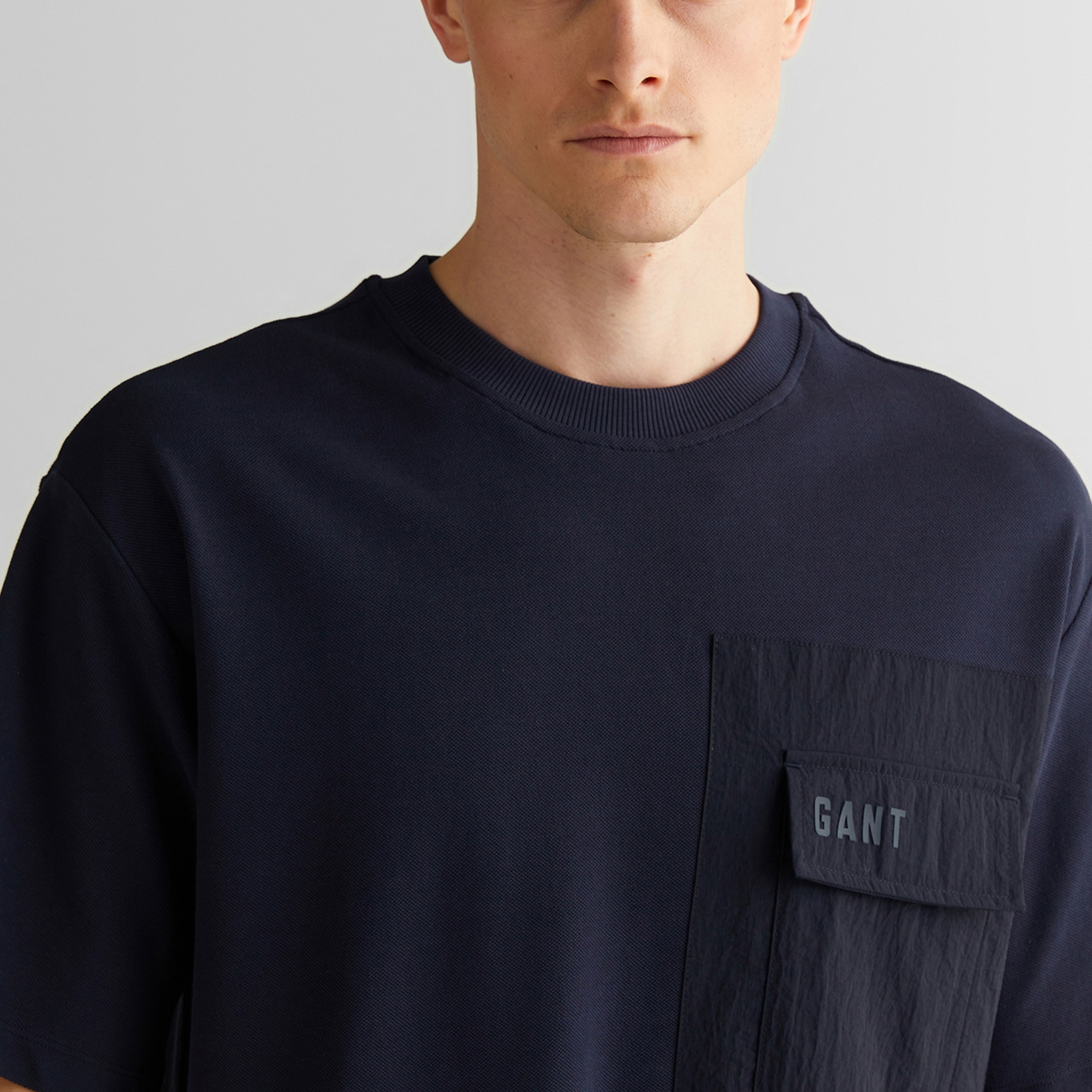 GANT Erkek Lacivert Relaxed Fit Bisiklet Yaka Logolu T-Shirt