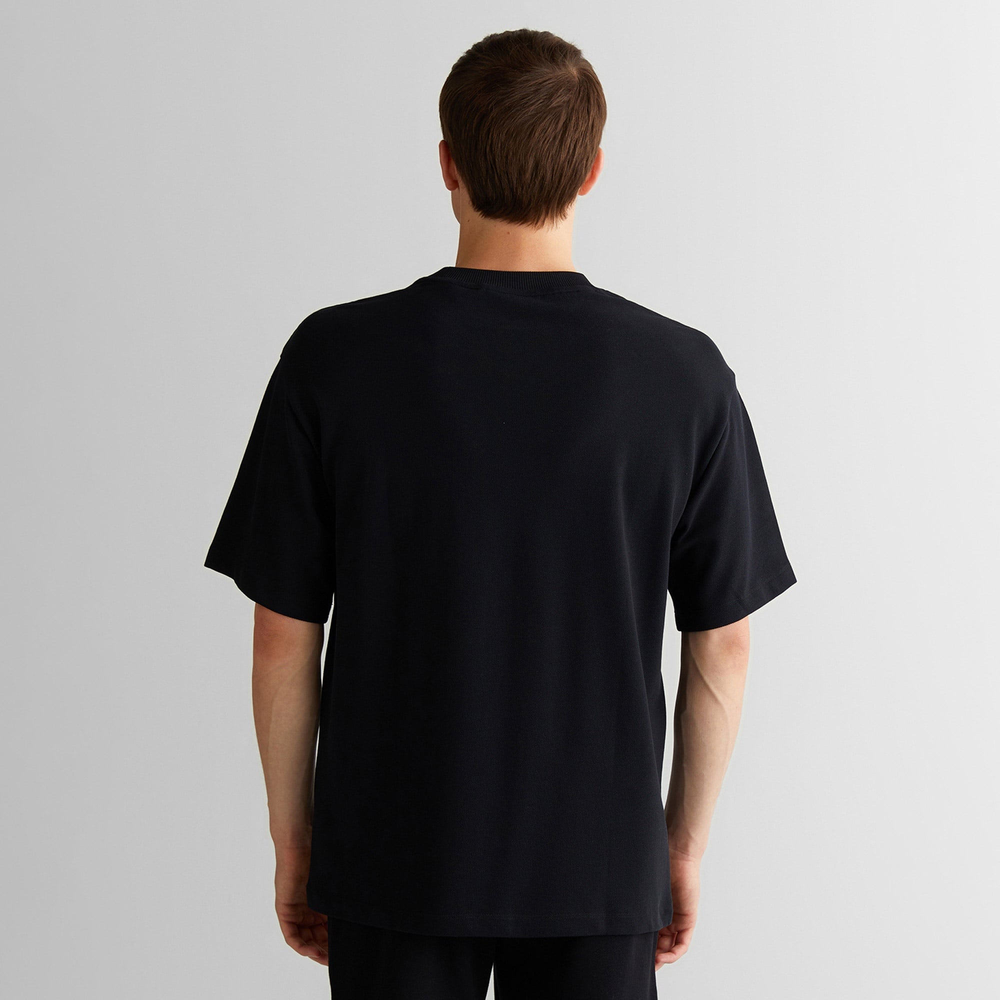 GANT Erkek Siyah Relaxed Fit Bisiklet Yaka Logolu T-Shirt
