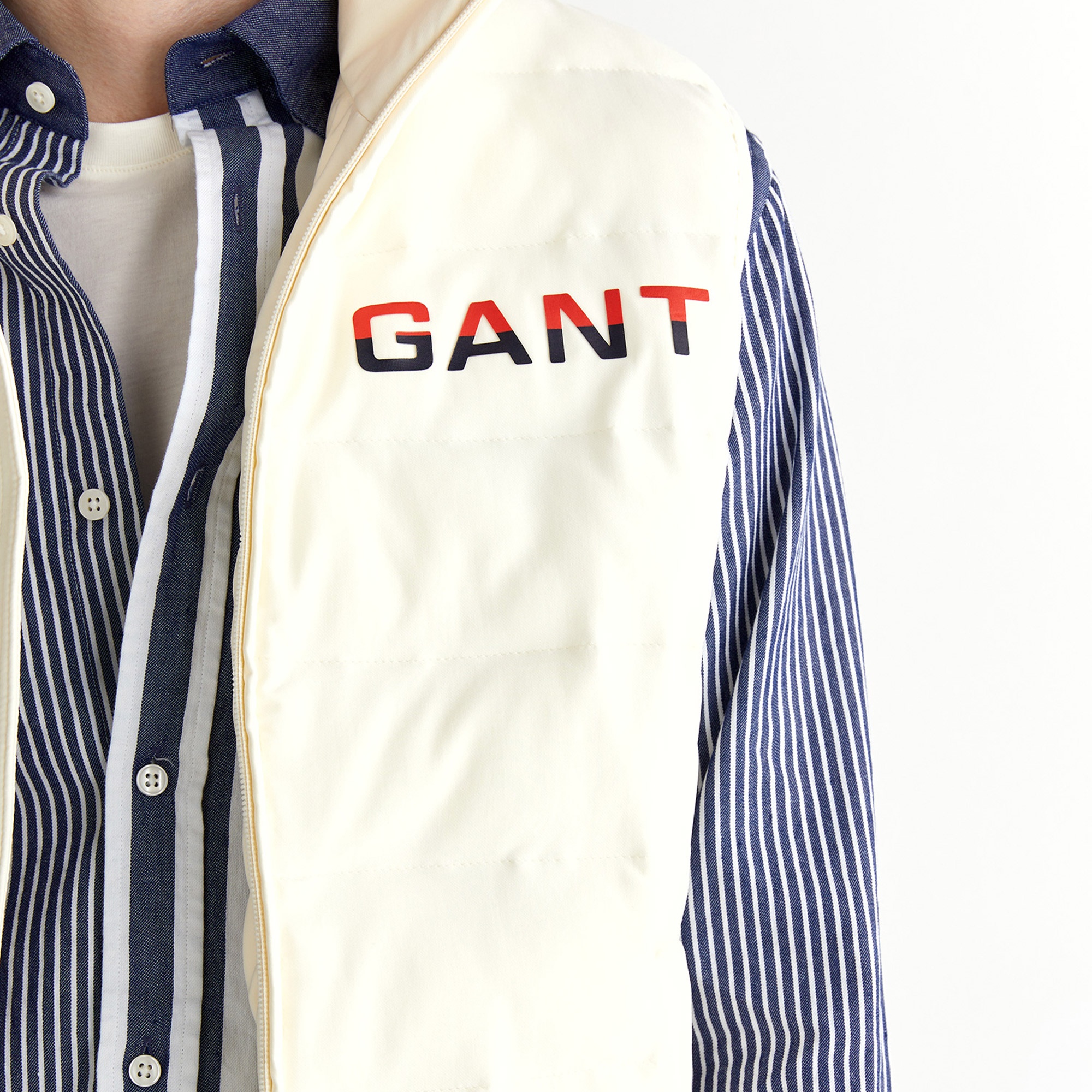GANT Erkek Krem Regular Fit Dik Yaka Logolu Yelek