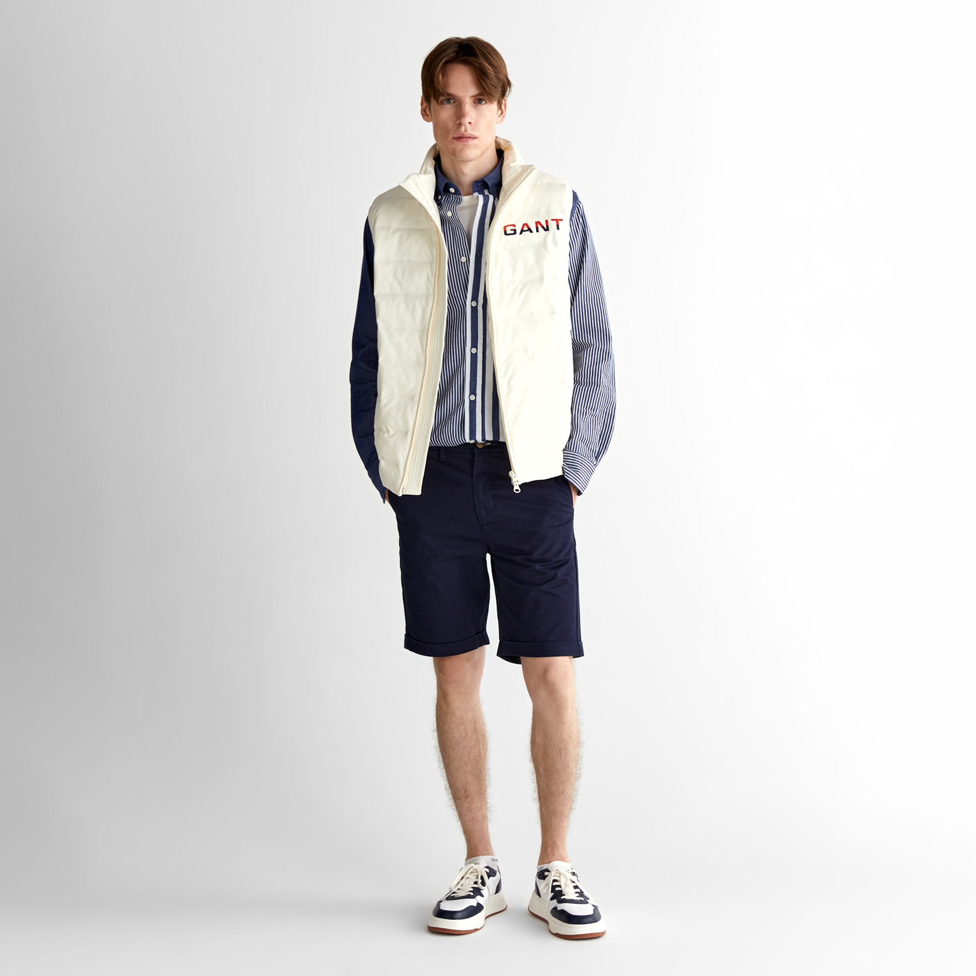 GANT Erkek Krem Regular Fit Dik Yaka Logolu Yelek