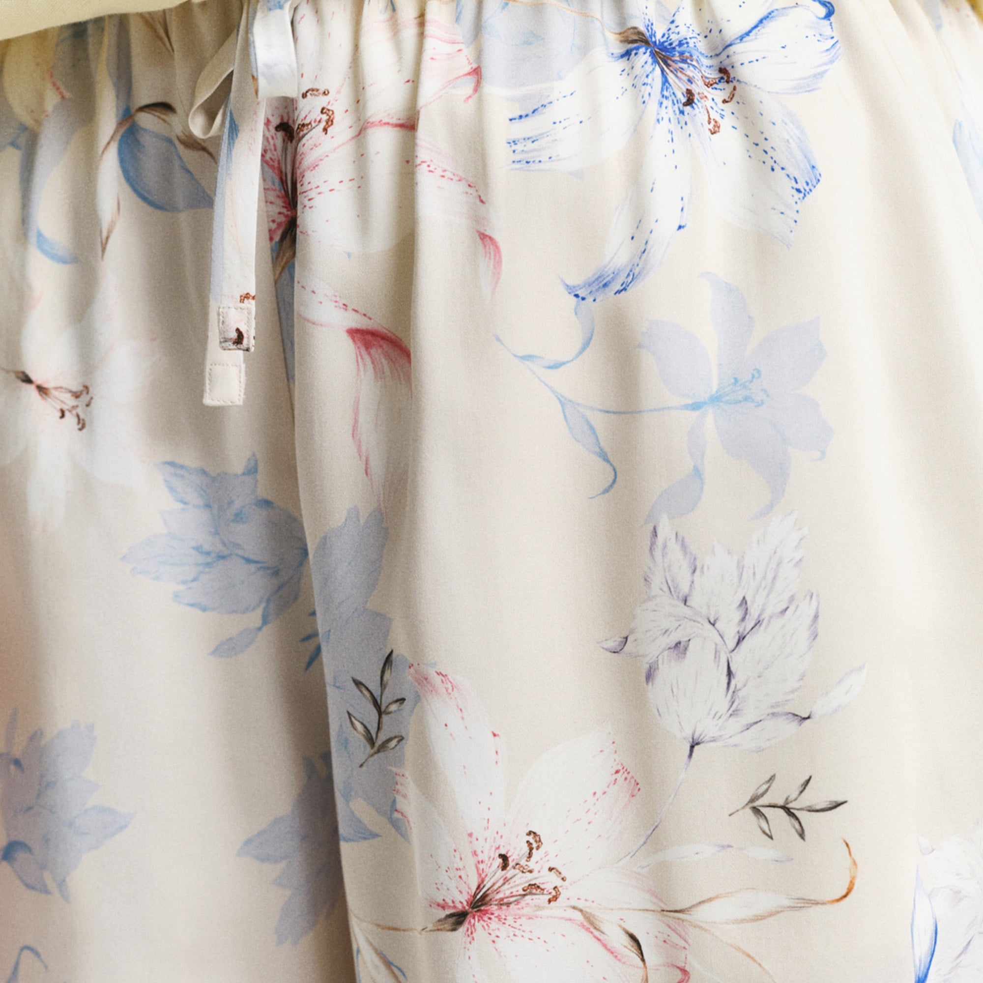 GANT Kadın Krem Relaxed Fit Desenli Şort