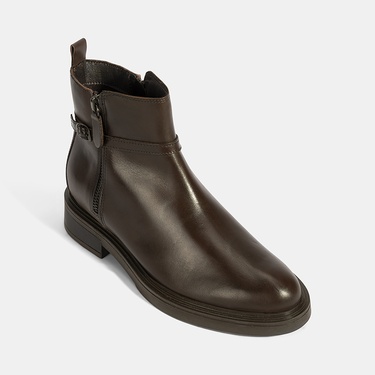  Kadın Kahve Metal Toka Detaylı Fermuarlı Deri Bot