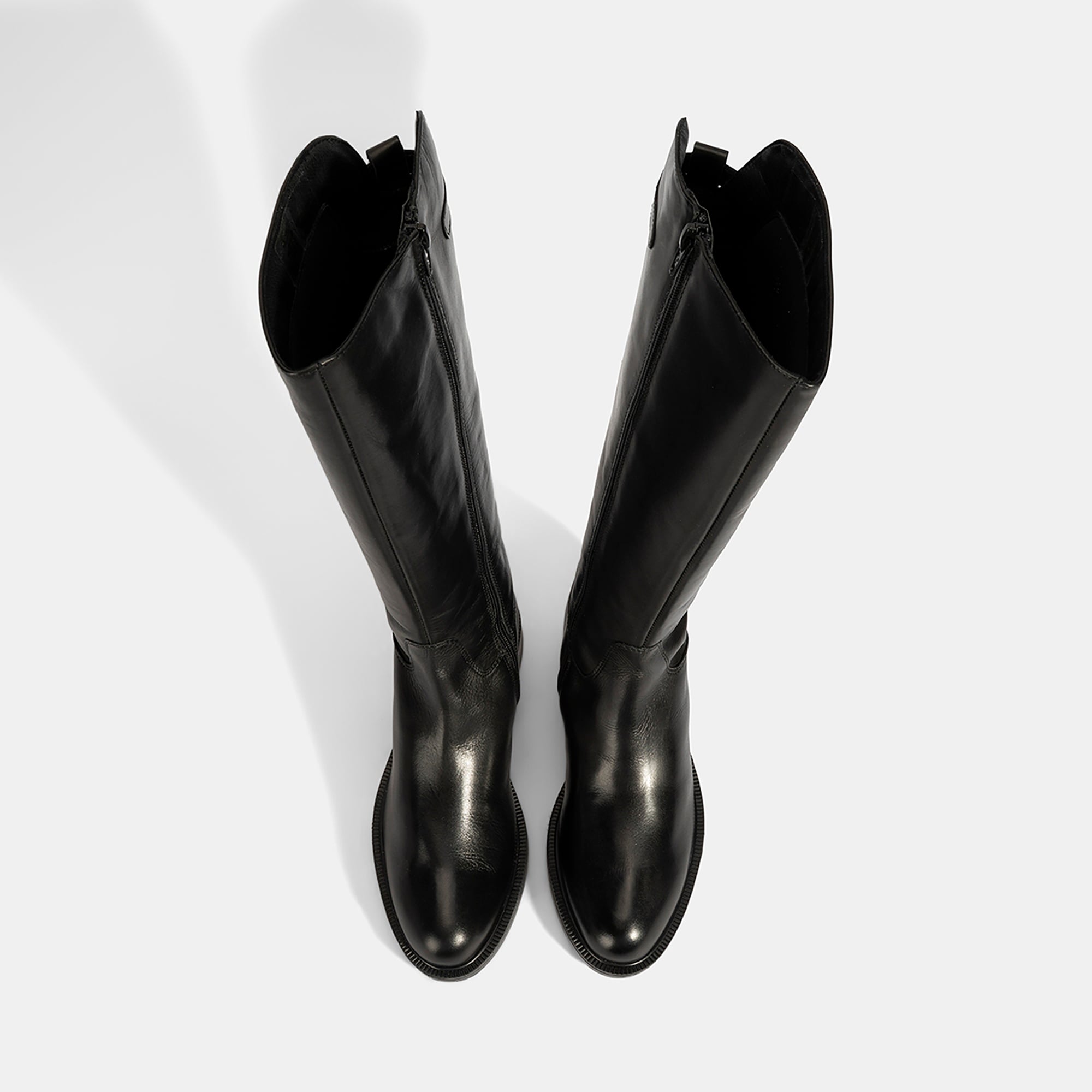 Kadın Siyah Metal Toka Detaylı Deri Çizme