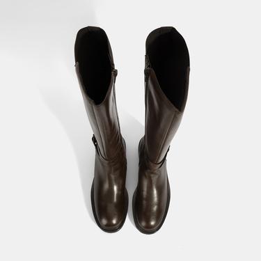  Kadın Kahve Metal Toka Detaylı Deri Çizme