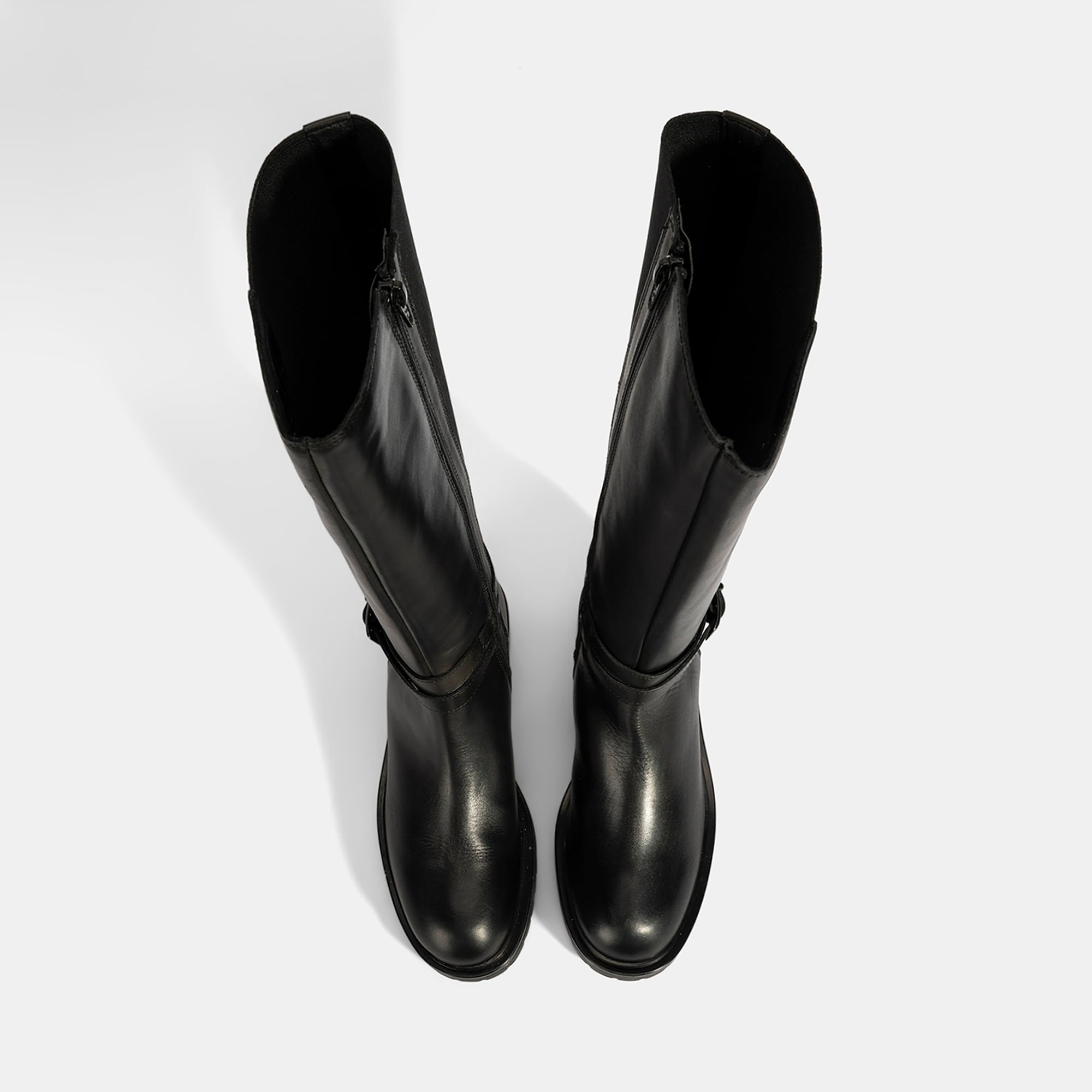 Kadın Siyah Metal Toka Detaylı Deri Çizme