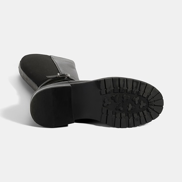  Kadın Siyah Metal Toka Detaylı Deri Çizme