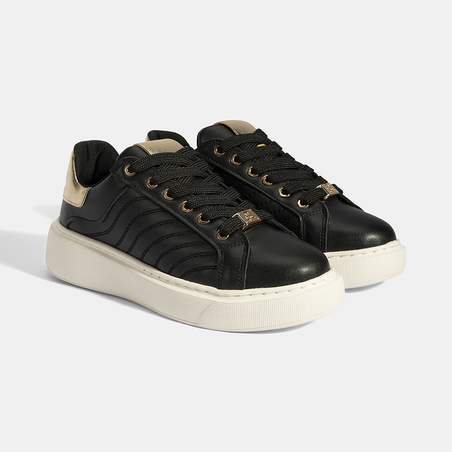  Kadın Siyah Bağcıklı Spor Ayakkabı