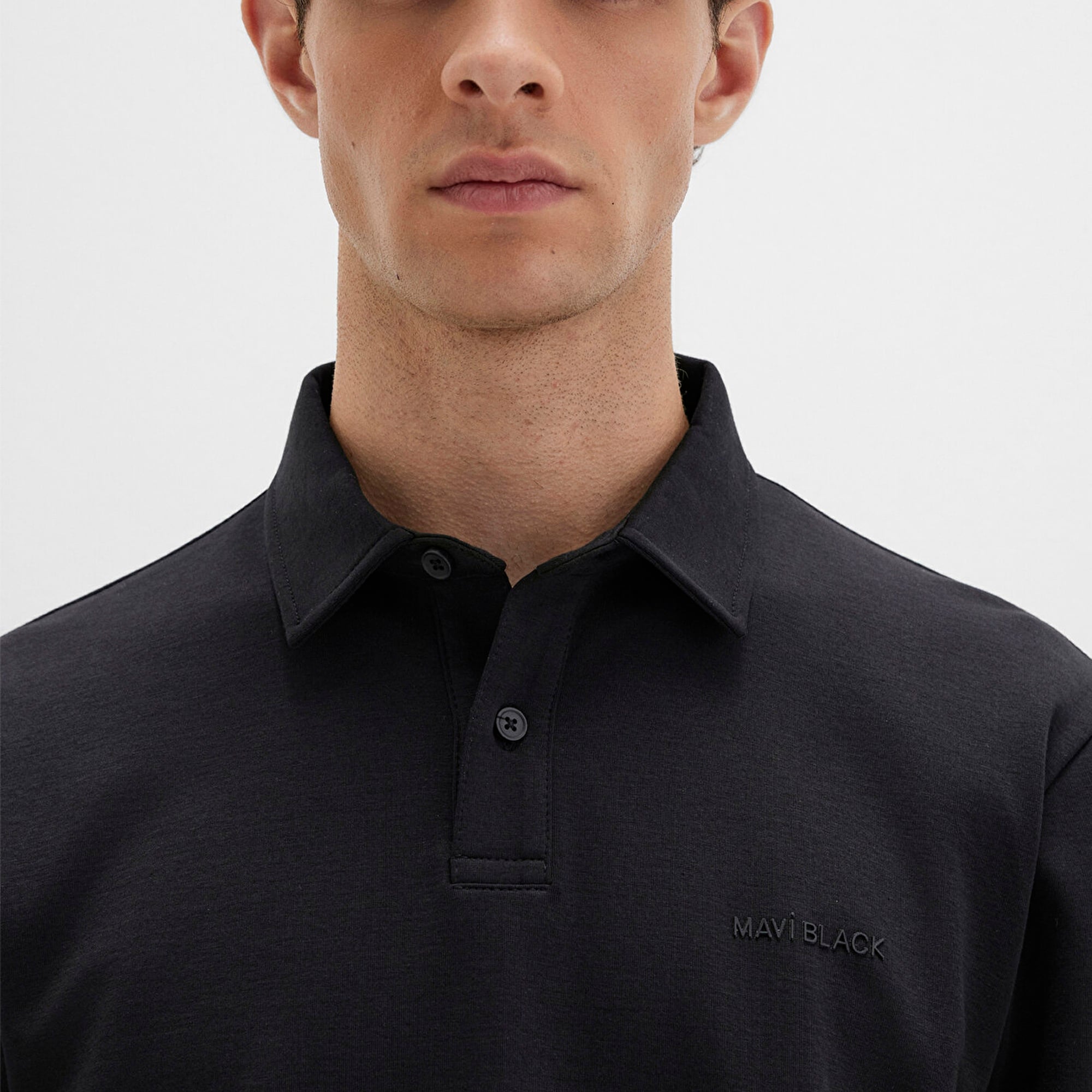 Mavi Düğme Detaylı Siyah Tişört Regular Fit / Normal Kesim 0613043-900