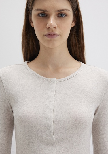  Mavi Düğme Detaylı Uzun Kollu Bej Crop Basic Tişört Crop / Kısa Kesim 1613403-80084