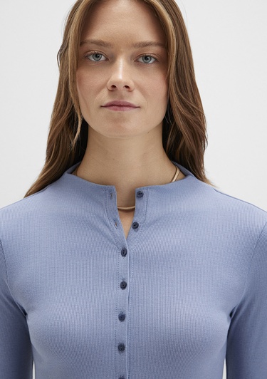  Mavi Düğme Detaylı Mavi Tişört Fitted / Vücuda Oturan Kesim 1613695-86802