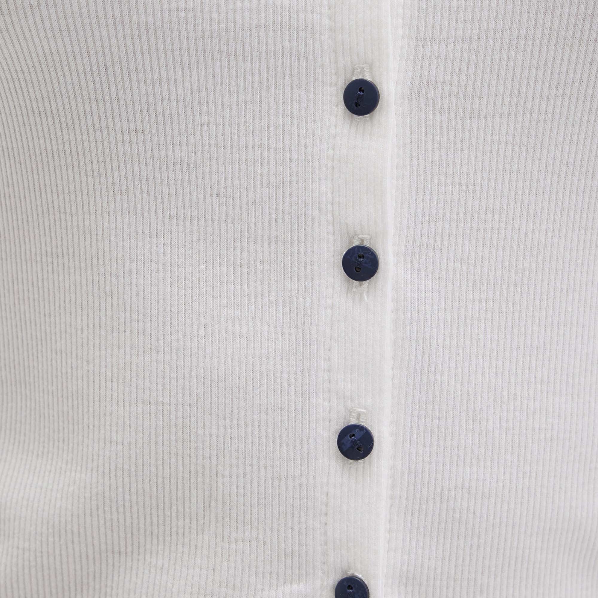 Mavi Düğme Detaylı Ekru Tişört Fitted / Vücuda Oturan Kesim 1613695-70057