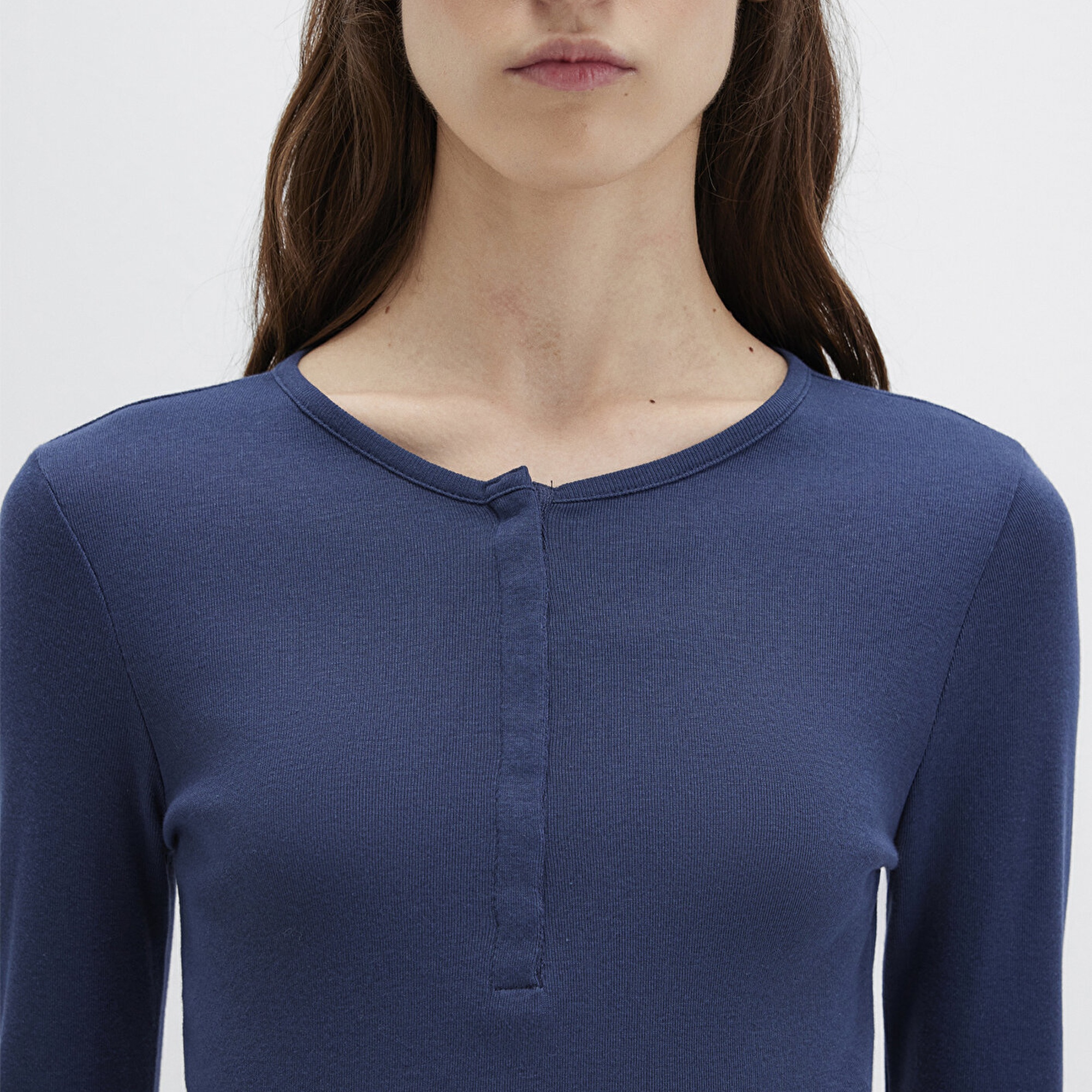 Mavi Düğme Detaylı Uzun Kollu Siyah Crop Basic Tişört Crop / Kısa Kesim 1613403-70487