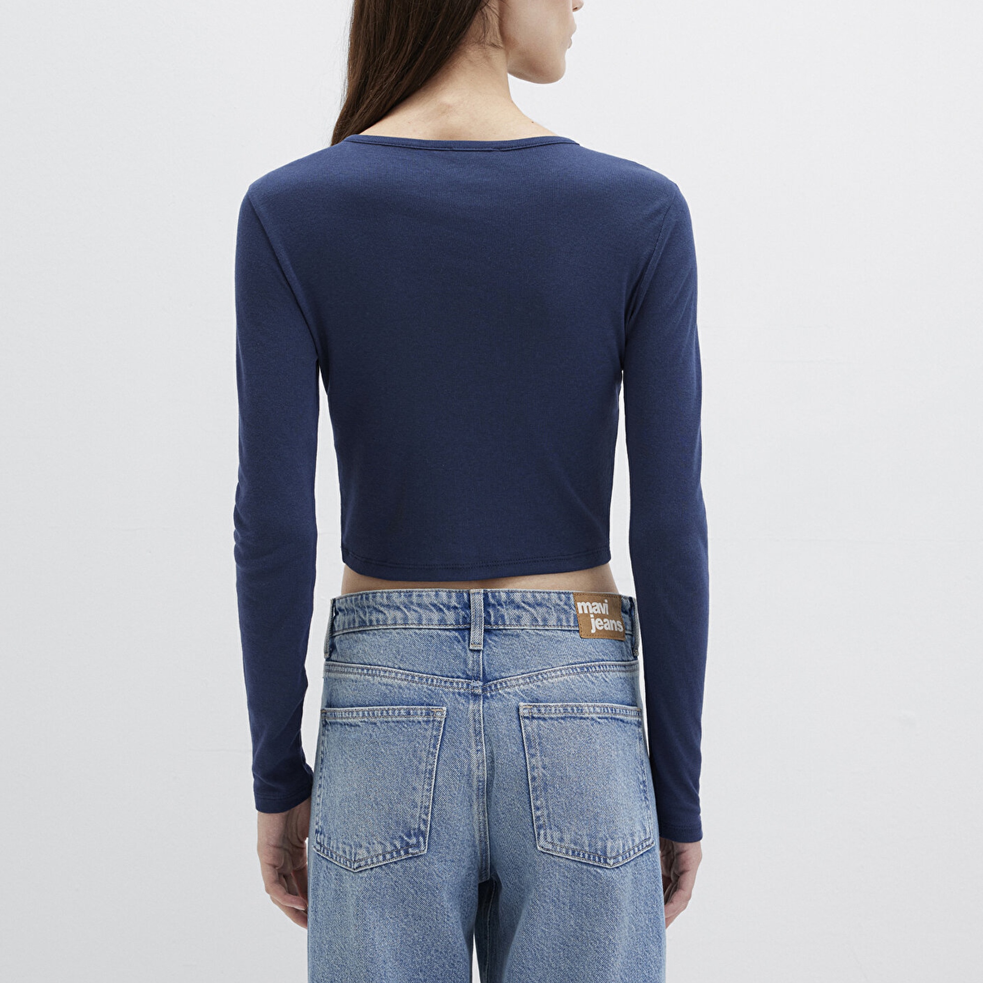 Mavi Düğme Detaylı Uzun Kollu Siyah Crop Basic Tişört Crop / Kısa Kesim 1613403-70487