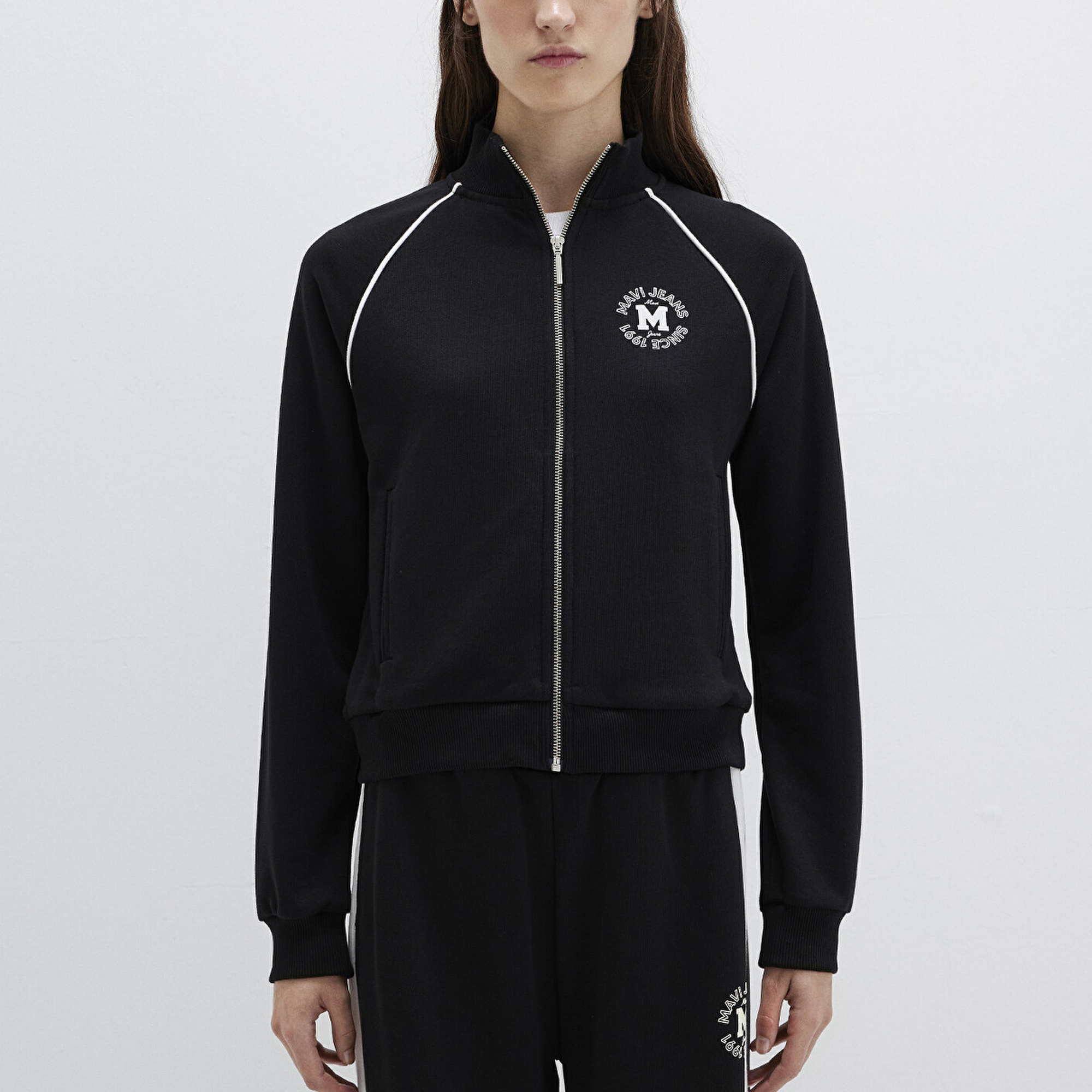 Mavi Biye Detaylı Fermuarlı Siyah Sweatshirt 1S10365-900