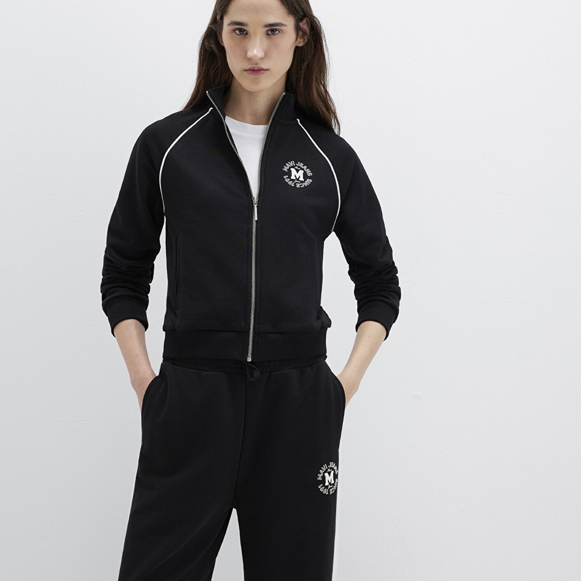 Mavi Biye Detaylı Fermuarlı Siyah Sweatshirt 1S10365-900