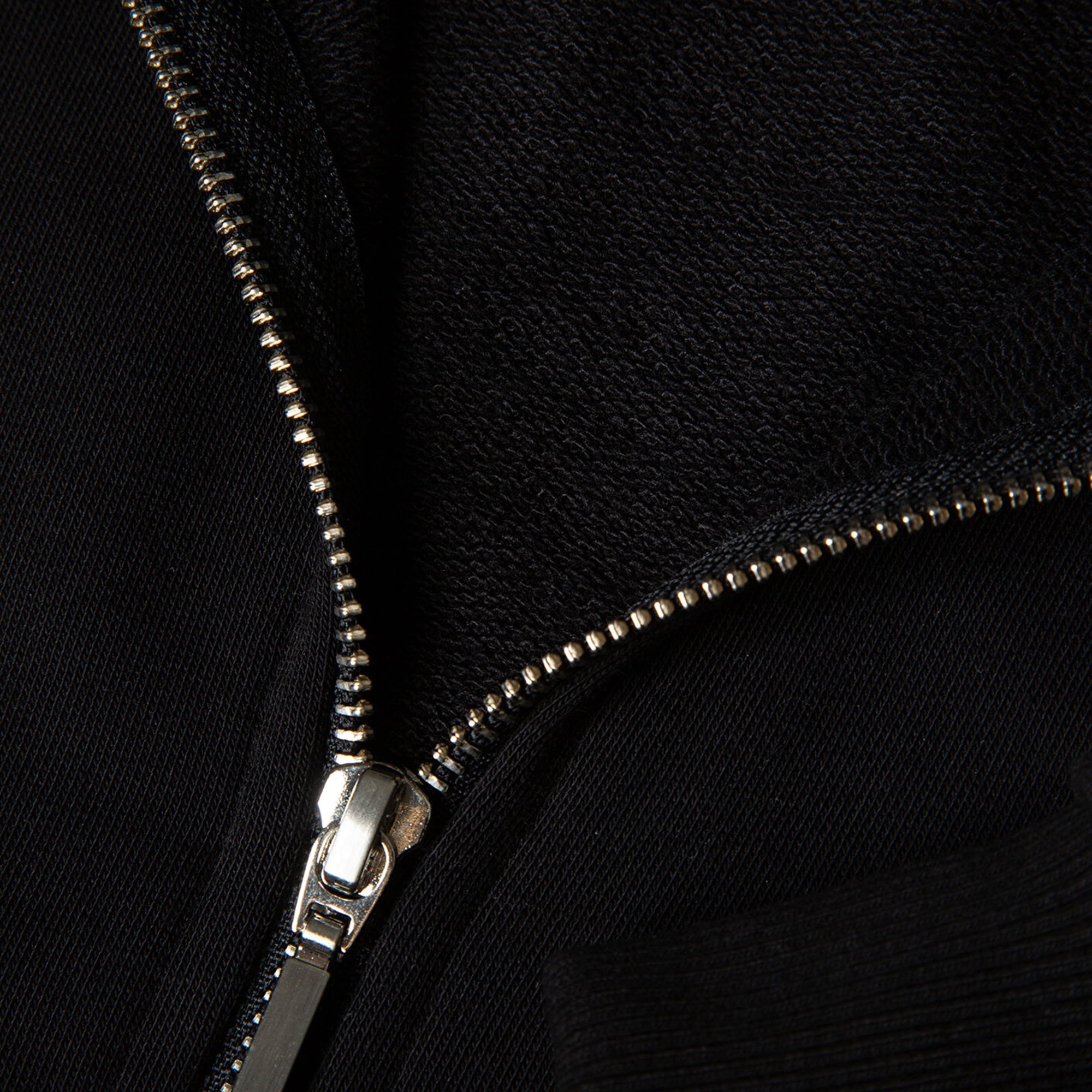 Mavi Biye Detaylı Fermuarlı Siyah Sweatshirt 1S10365-900