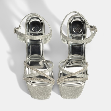  Kadın Gümüş Ayarlanabilir Tokalı Taşlı Topuklu Abiye Sandalet