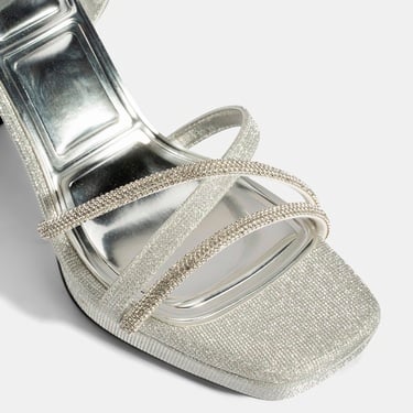  Kadın Gümüş Ayarlanabilir Tokalı Taşlı Topuklu Abiye Sandalet