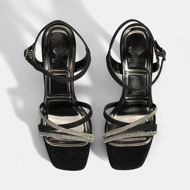  Kadın Siyah Ayarlanabilir Tokalı Taşlı Topuklu Abiye Sandalet