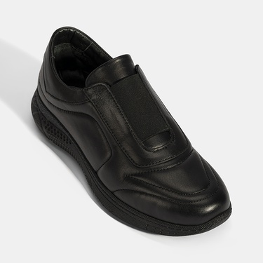  Kadın Siyah Lastikli Deri Spor Ayakkabı