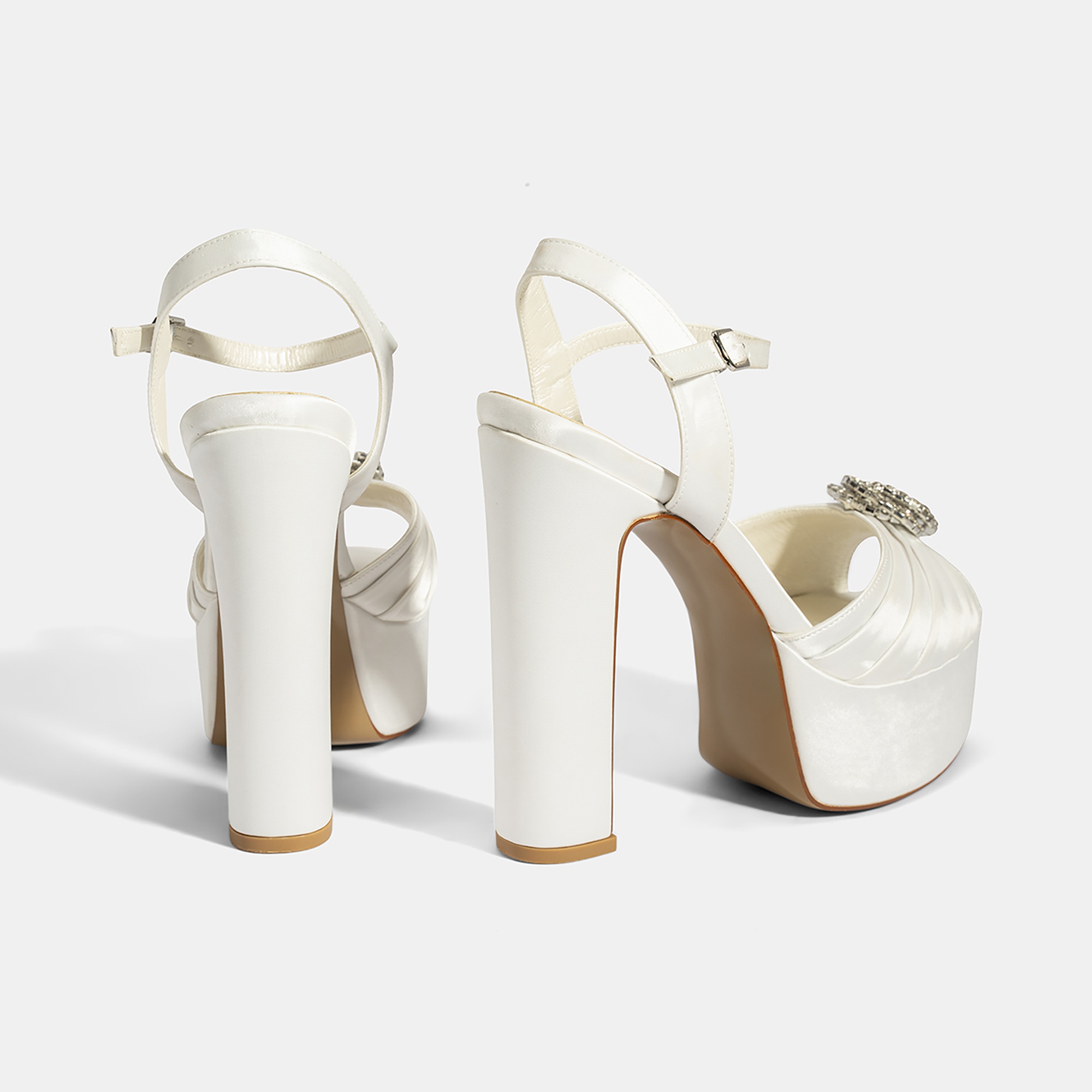 Kadın Beyaz Ayarlanabilir Tokalı Taşlı Topuklu Gelin Ayakkabısı
