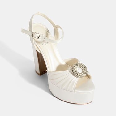  Kadın Beyaz Ayarlanabilir Tokalı Taşlı Topuklu Gelin Ayakkabısı