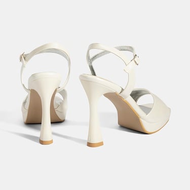  Kadın Beyaz Ayarlanabilir Tokalı Topuklu Gelin Ayakkabısı