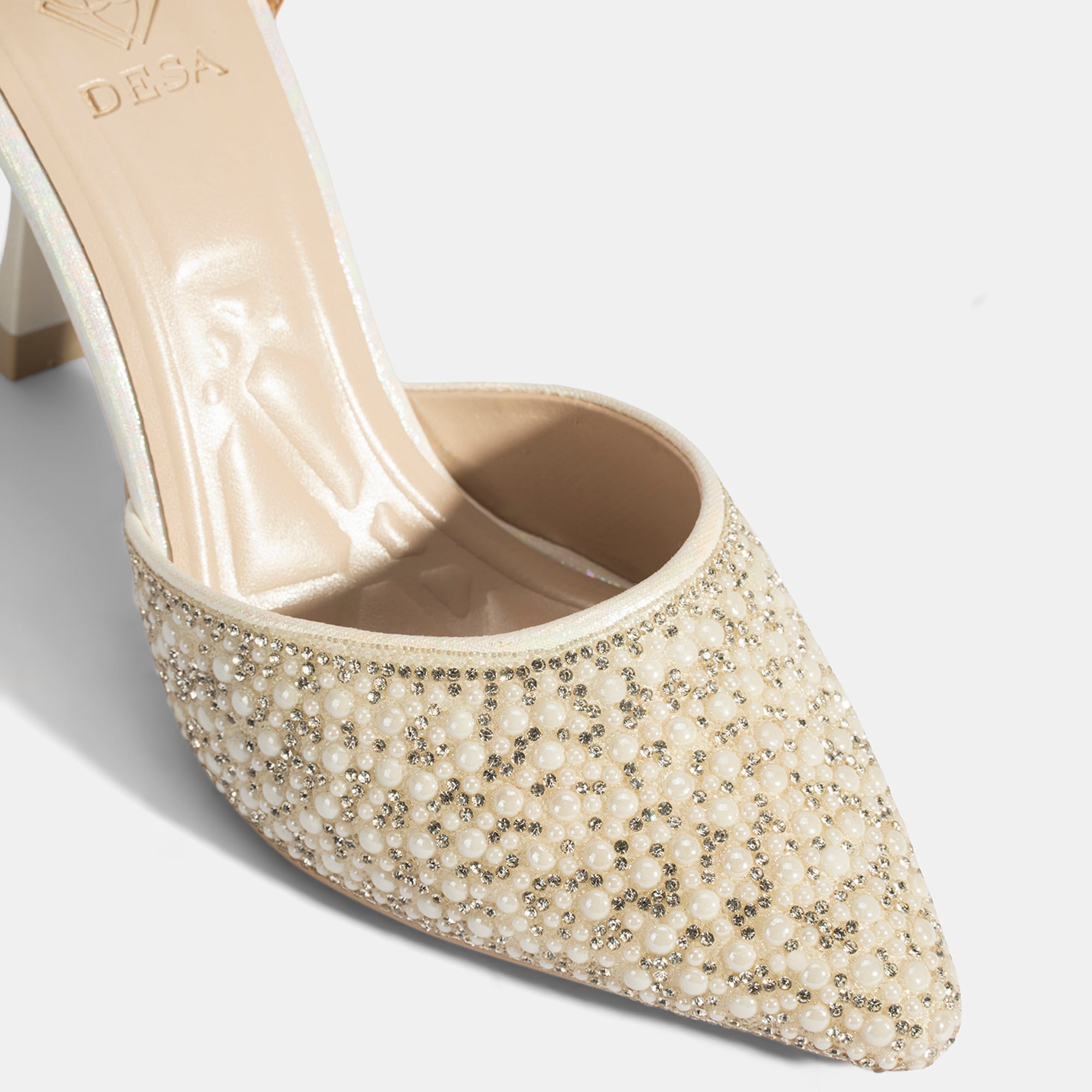 Kadın Beyaz Ayarlanabilir Tokalı Taşlı Gelin Ayakkabısı