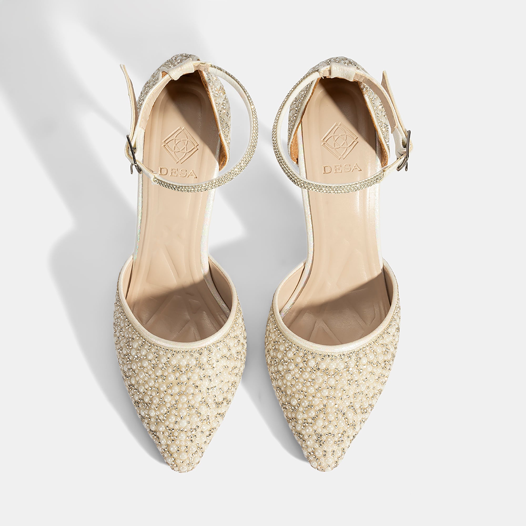 Kadın Beyaz Ayarlanabilir Tokalı Taşlı Gelin Ayakkabısı