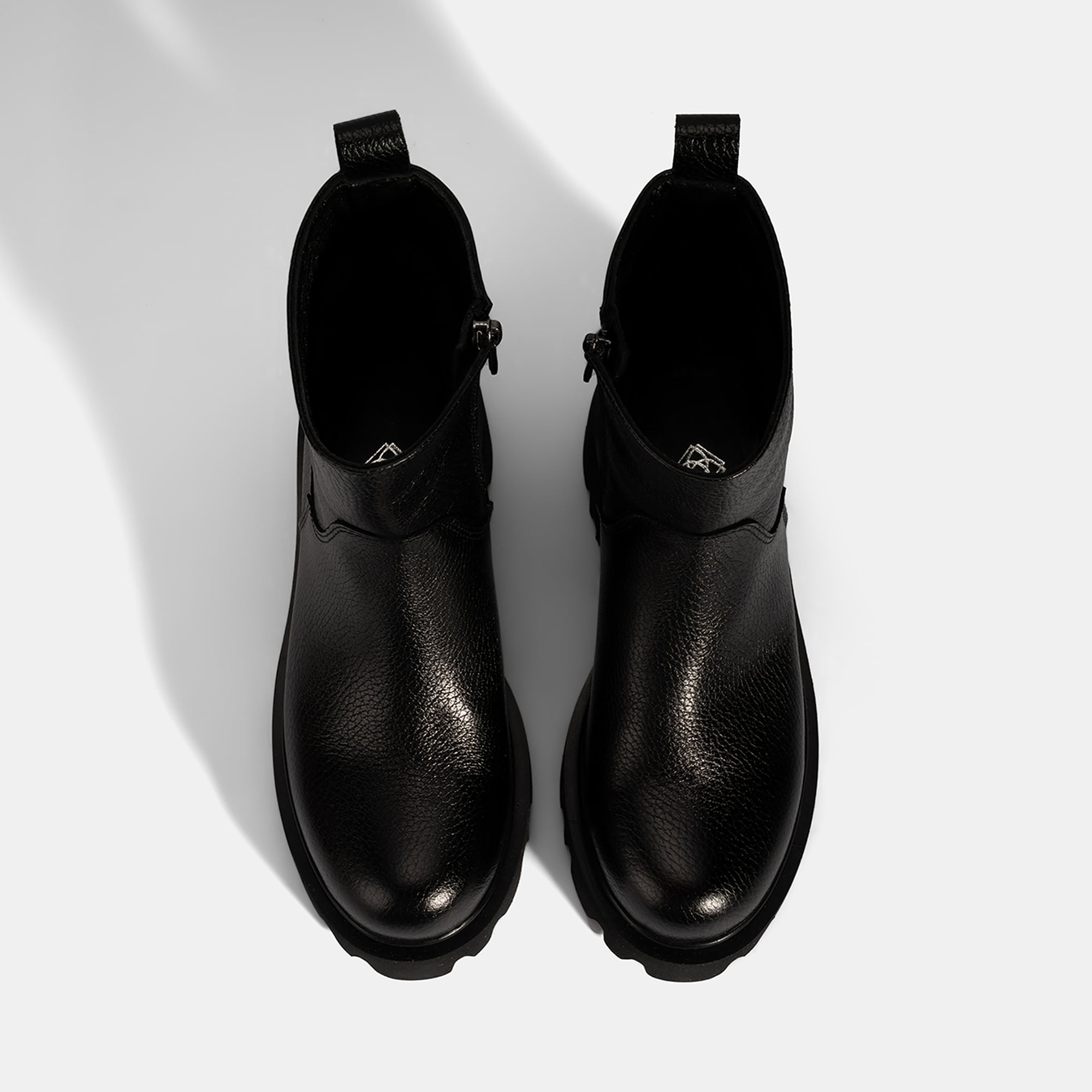 Kadın Siyah Kalın Tabanlı Deri Bot