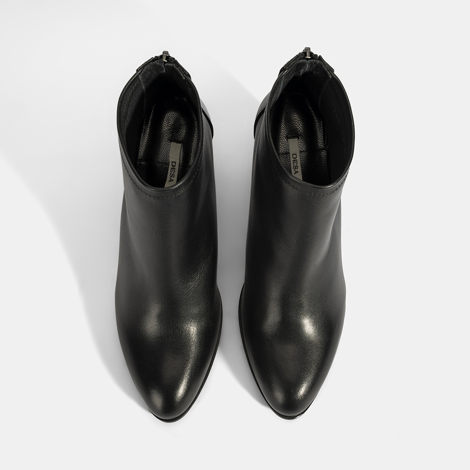 Kadın Siyah Kalın Topuklu Deri Bot