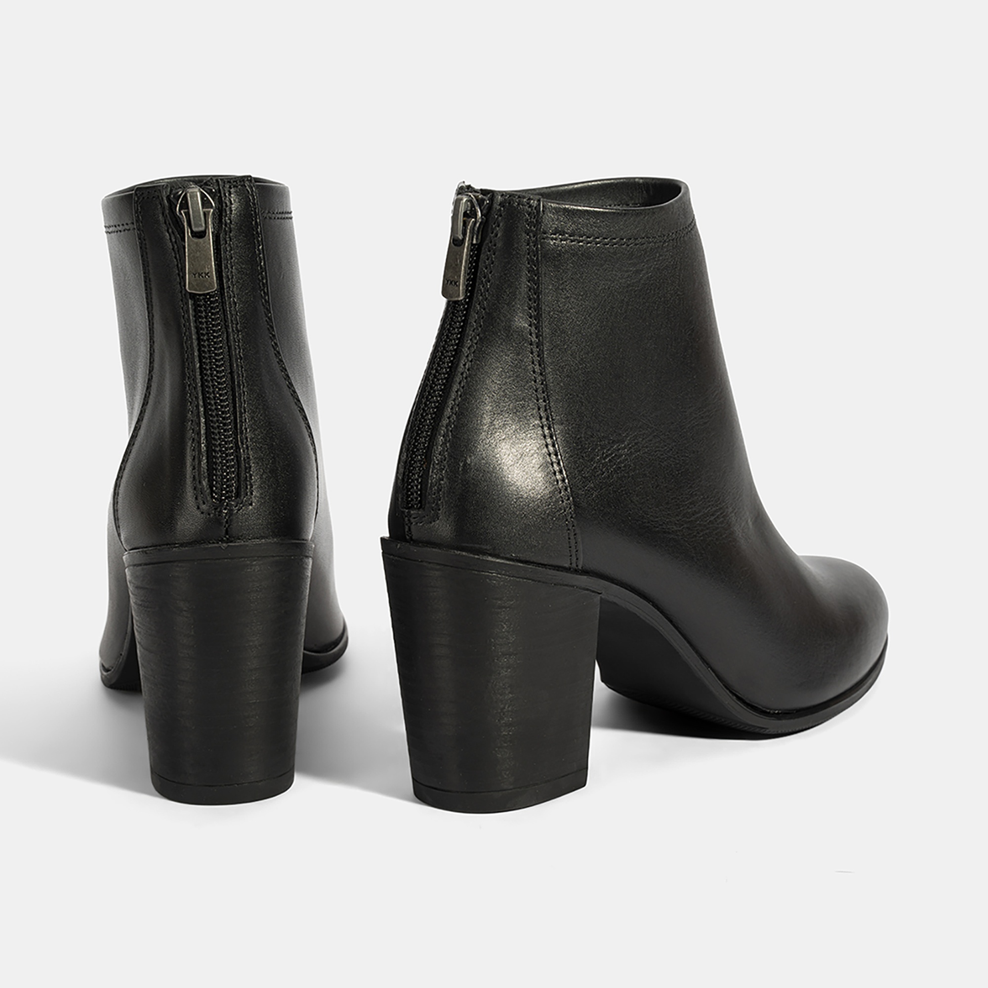 Kadın Siyah Kalın Topuklu Deri Bot