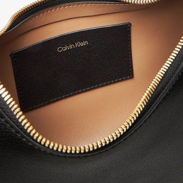  Calvin Klein Foil Logo Kadın Siyah El Çantası