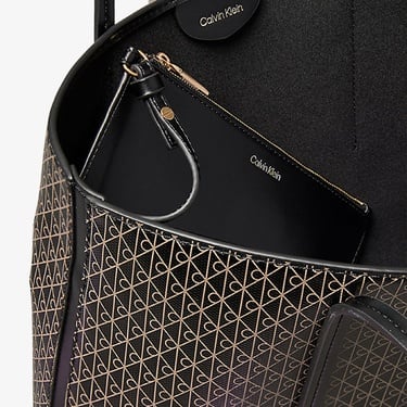  Calvin Klein Emblem Tote Pouch Kadın Siyah Çanta