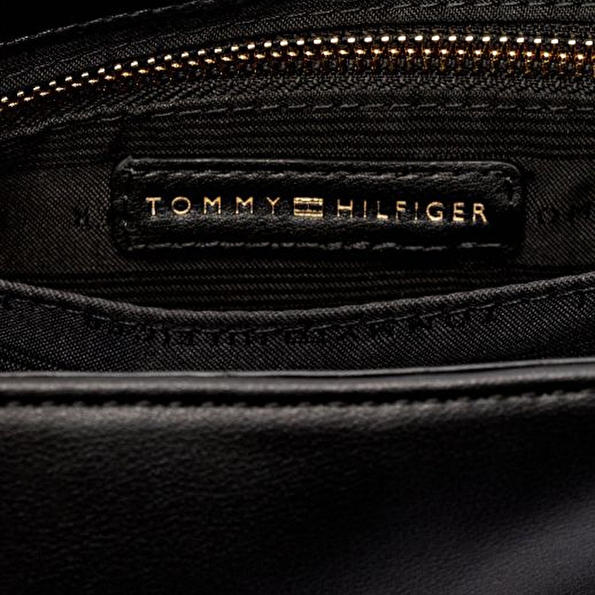 Tommy Hilfiger Modern Essential Mini Kadın Siyah El Çantası