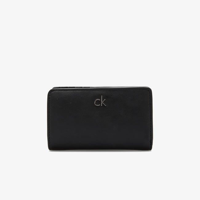 Calvin Klein Re Lock Medium Bifold Kadın Siyah Cüzdan