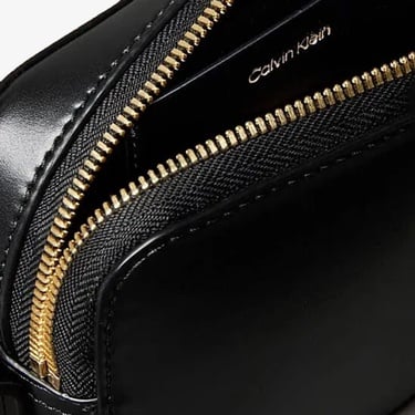  Calvin Klein Camera Kadın Siyah El Çantası