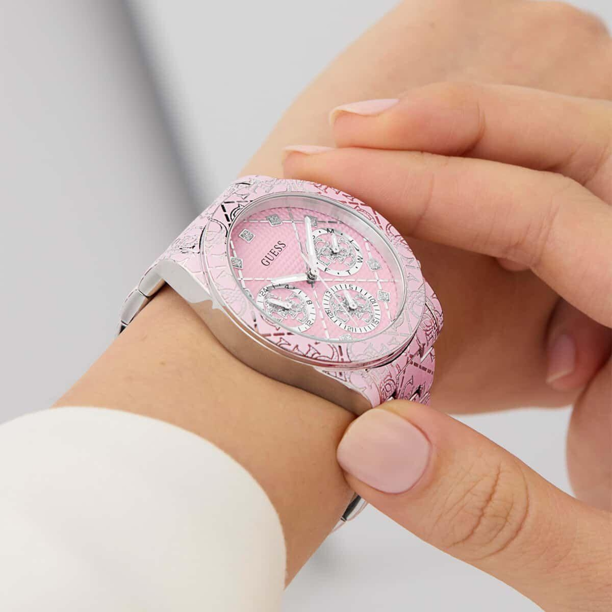 Guess GUGW0986L1 Kadın Kol Saati