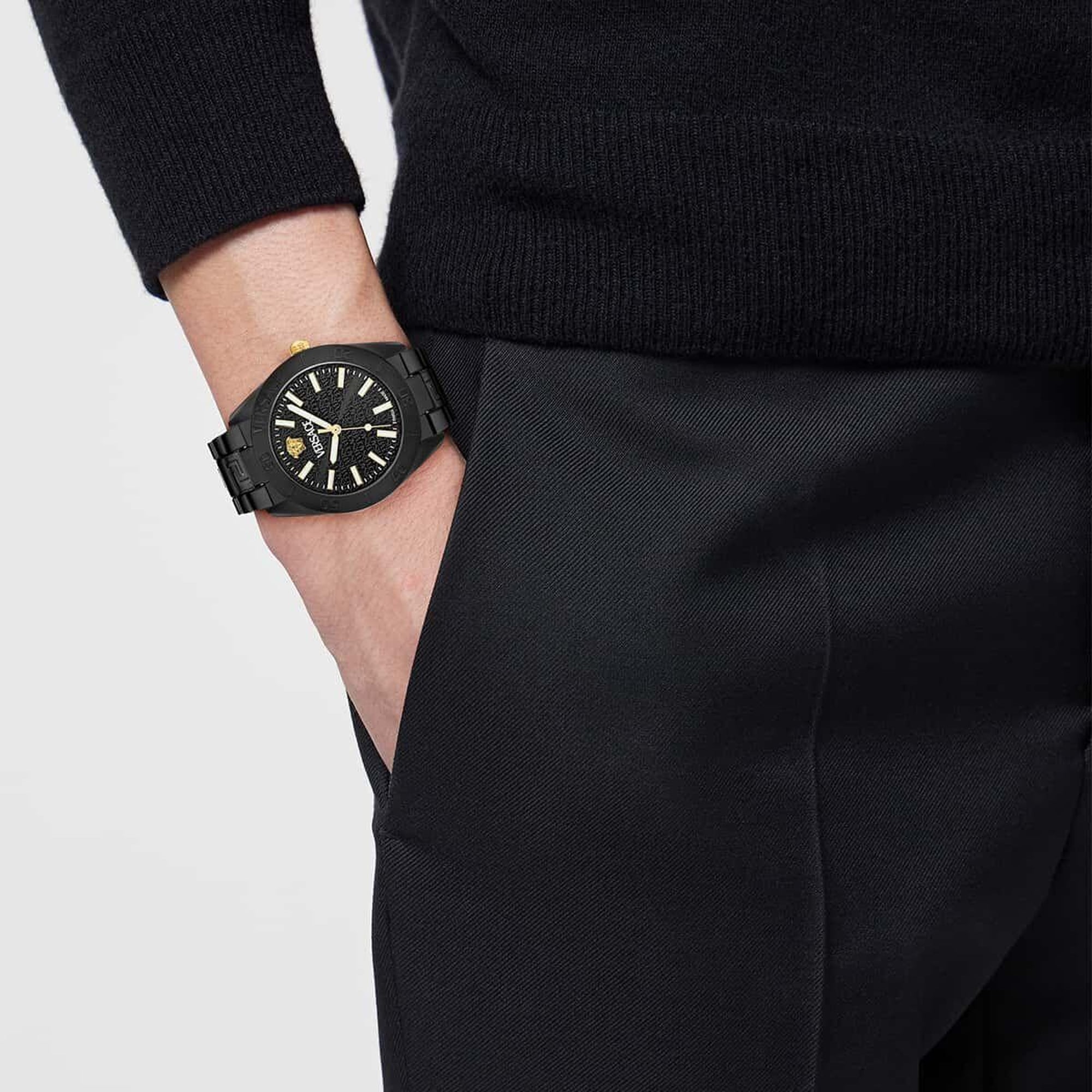 Versace VRSCVE0M00425 Erkek Kol Saati