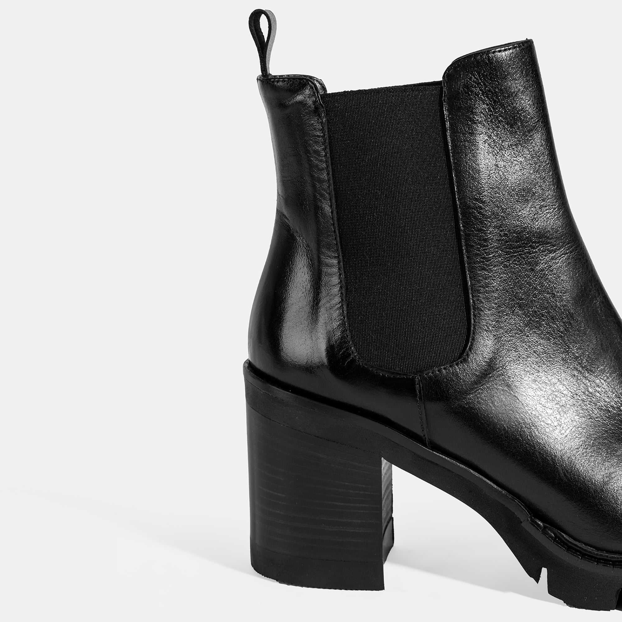 Luca Grossi Kadın Siyah Kalın Topuklu Deri Chelsea Bot