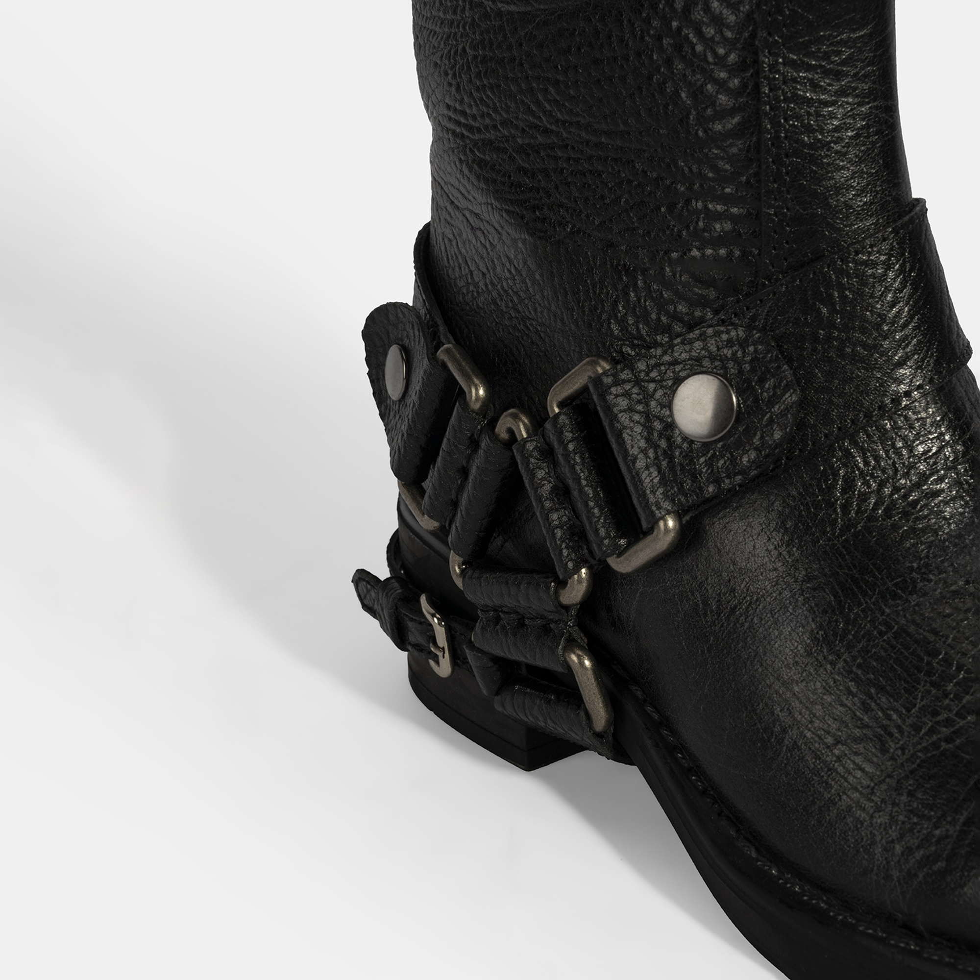 Kadın Siyah Metal Aksesuarlı Deri Biker Bot