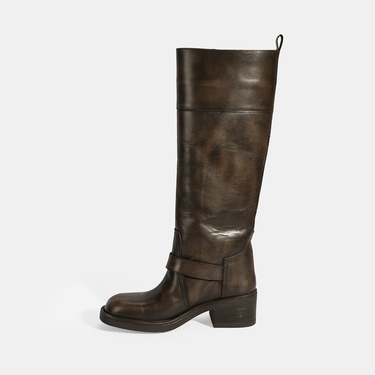  Kadın Kahve Metal Toka Detaylı Deri Çizme