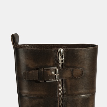  Kadın Kahve Metal Toka Detaylı Deri Çizme