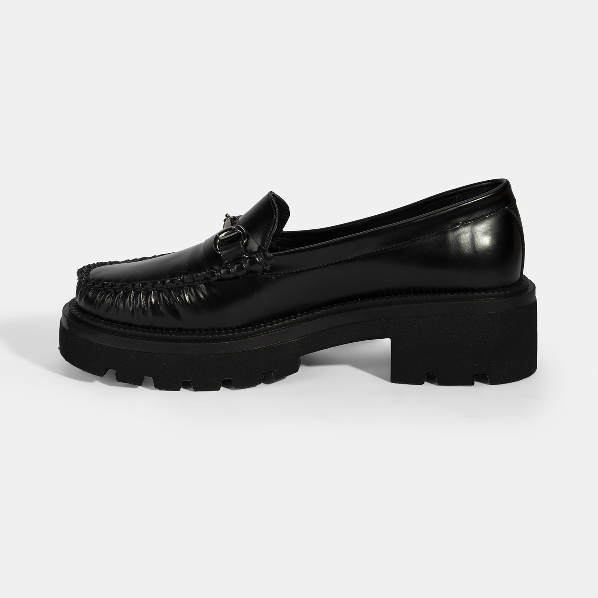 Kadın Siyah Metal Toka Detaylı Deri Loafer