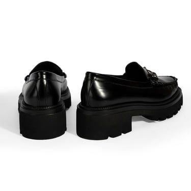  Kadın Siyah Metal Toka Detaylı Deri Loafer